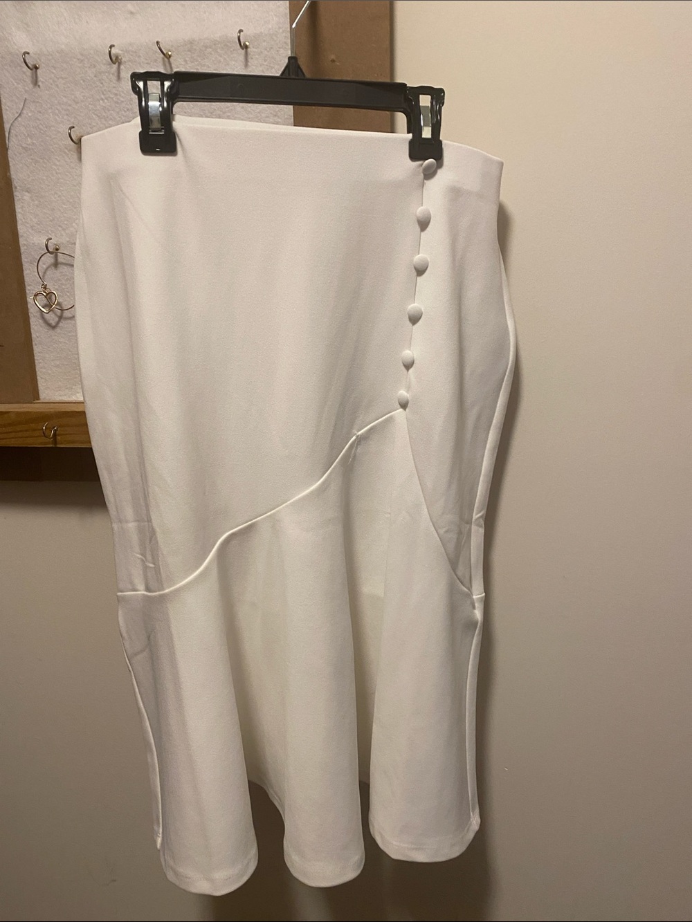 Women’s White Button-Accent Midi Skirt
